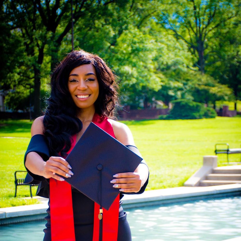 Meet your Posher, Alexis